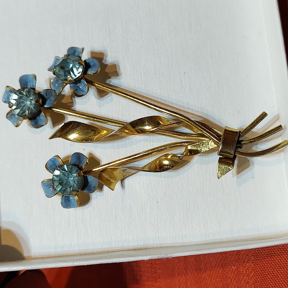 Coro Craft 1940's SS w/vermeil plating blue glass stone flower brooch